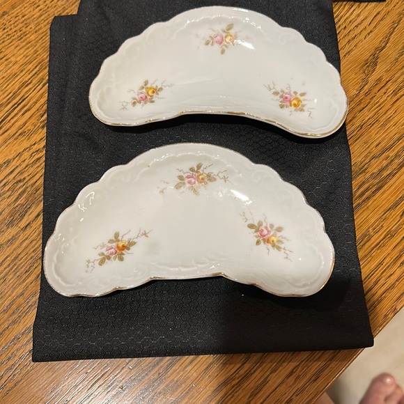 7” by 3 1/2 Other - Vintage pair of Carlsbad BFHS china made in Austria
